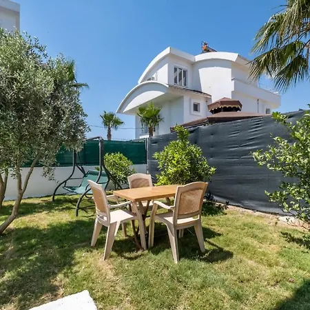 Wonderful Villa With Private Pool In Antalya *